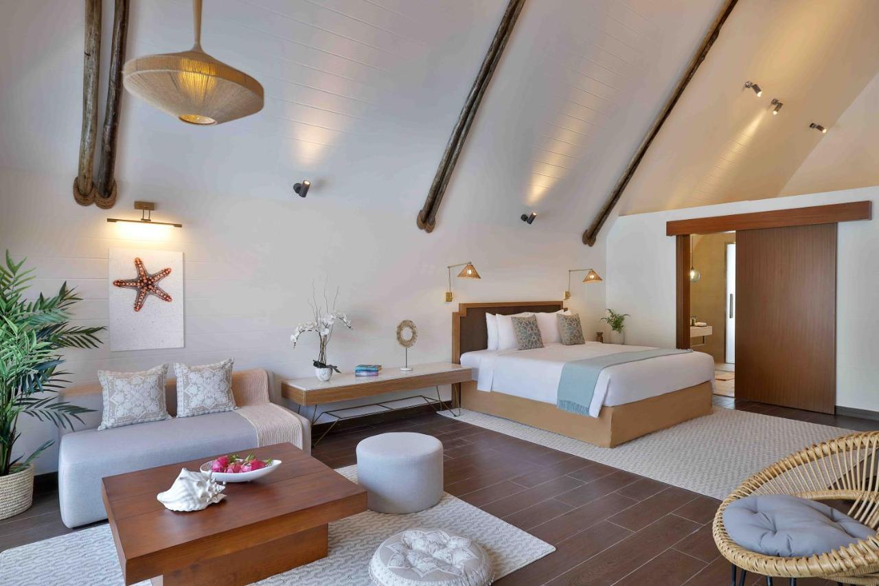 Anantara World Islands Dubai Resort Exterior photo