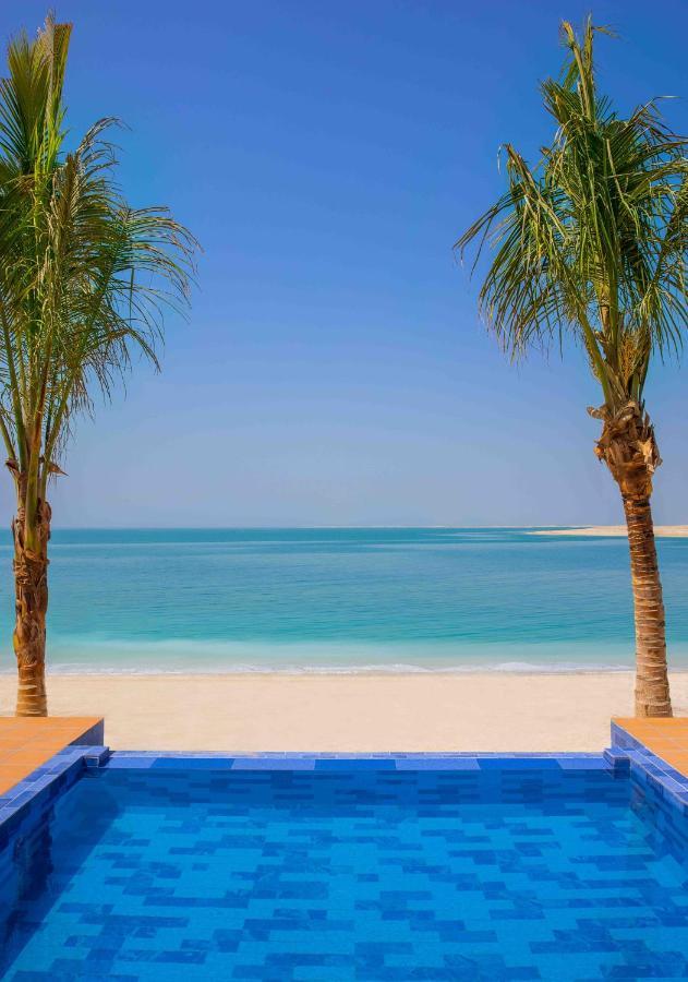 Anantara World Islands Dubai Resort Exterior photo